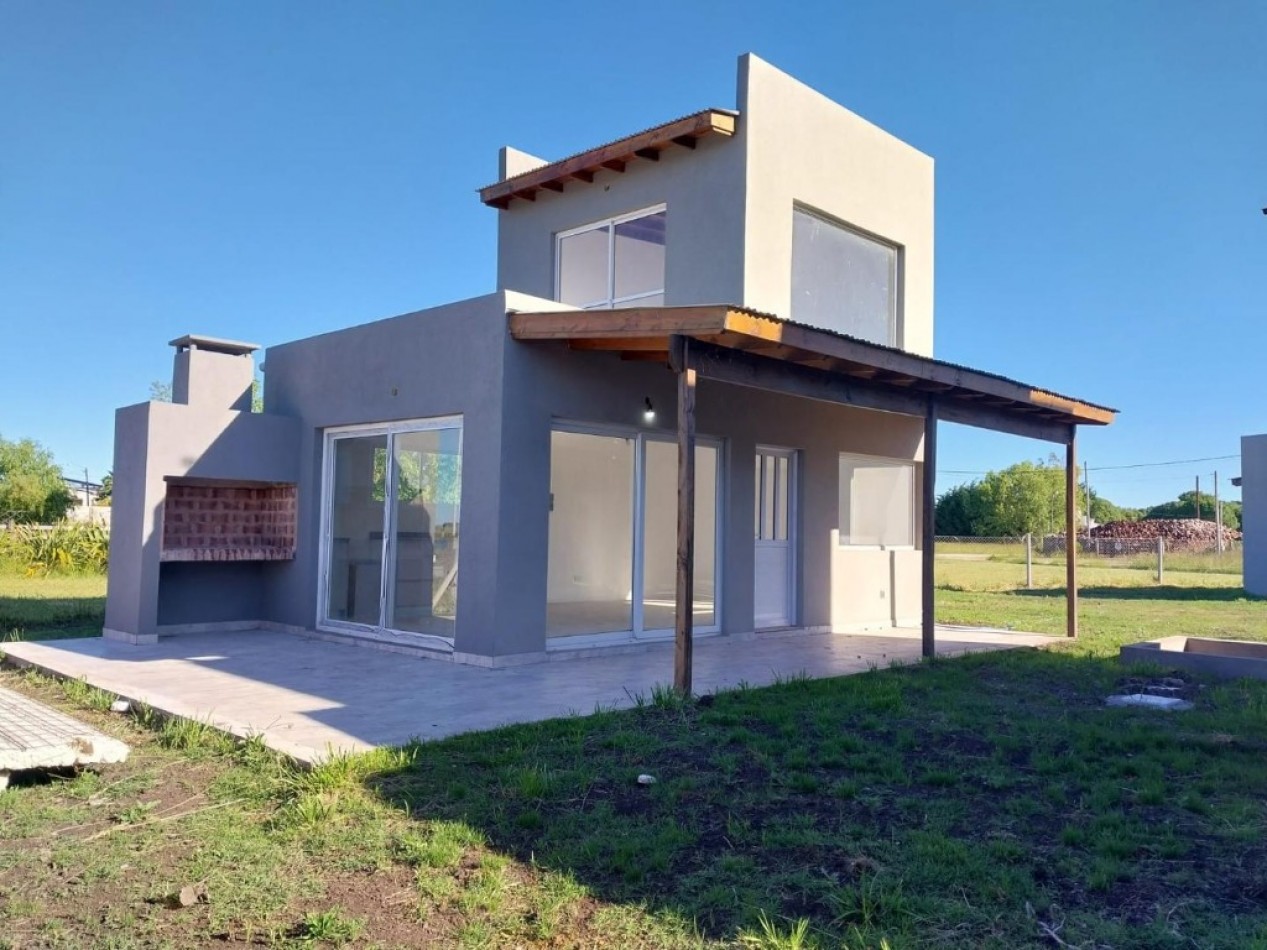 Venta Complejo de 4 Cabañas a estrenar en Mar de Cobo Parque Lago. Permuta. Financia.