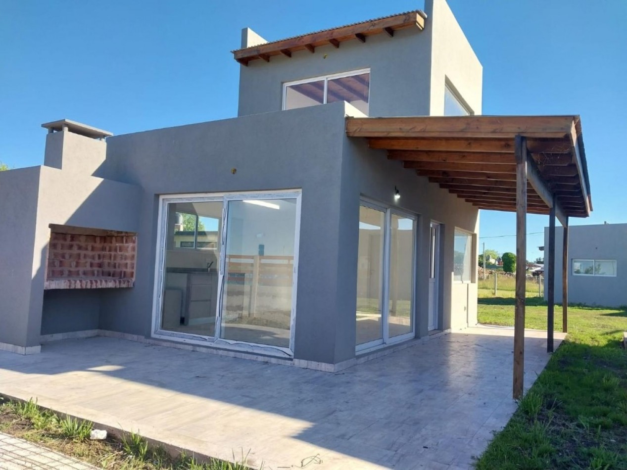 Venta Complejo de 4 Cabañas a estrenar en Mar de Cobo Parque Lago. Permuta. Financia.