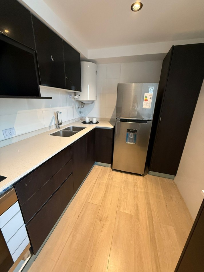 Departamento dos ambientes a estrenar a metros del mar.