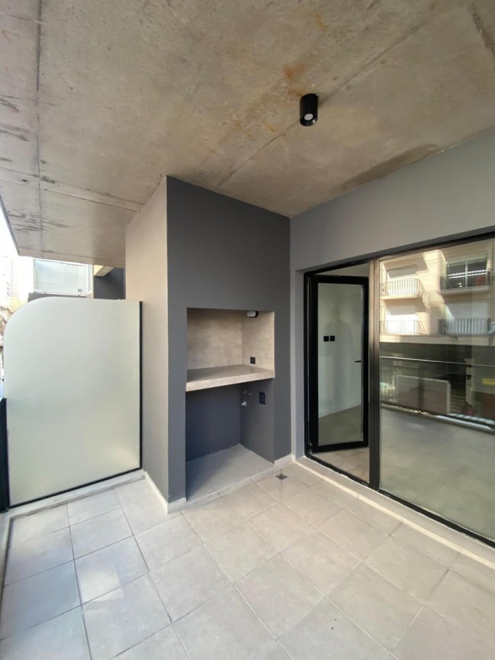 Departamento dos ambientes con cochera fija. GUEMES. Mar del Plata.