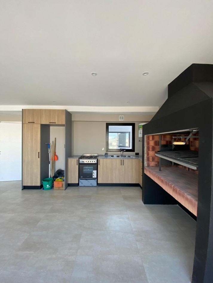 Departamento dos ambientes con cochera fija. GUEMES. Mar del Plata.