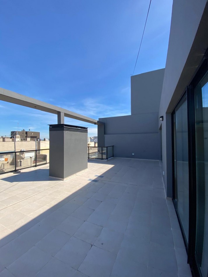 Departamento dos ambientes con cochera fija. GUEMES. Mar del Plata.