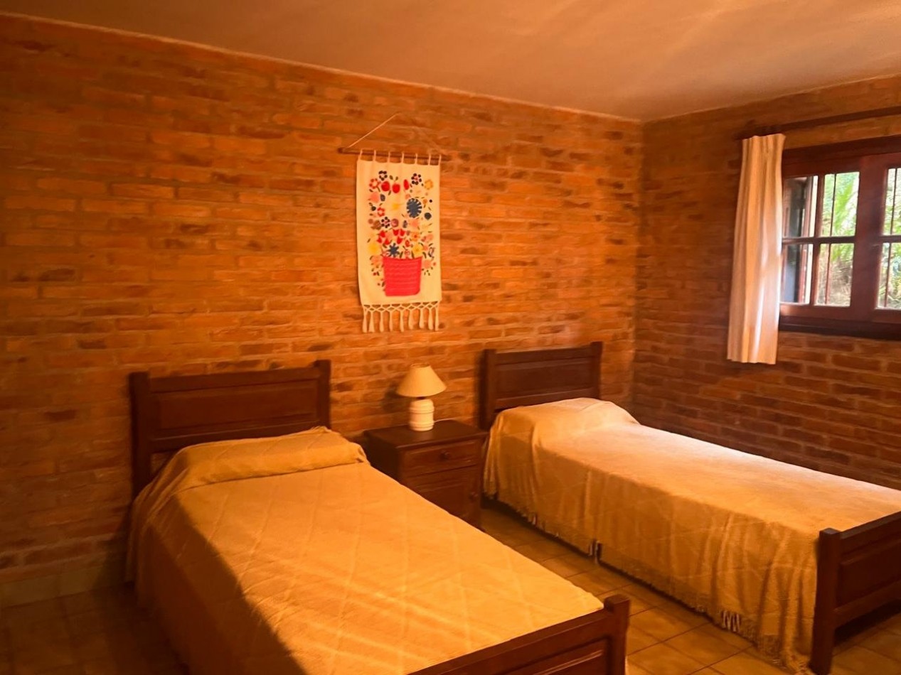 Casa en venta cinco ambientes. Pinamar. Costa Atlantica.