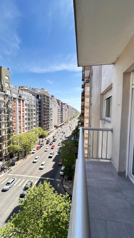 Departamento tres ambientes al frente  con balcon. Mar del Plata. Costa Atlantica.