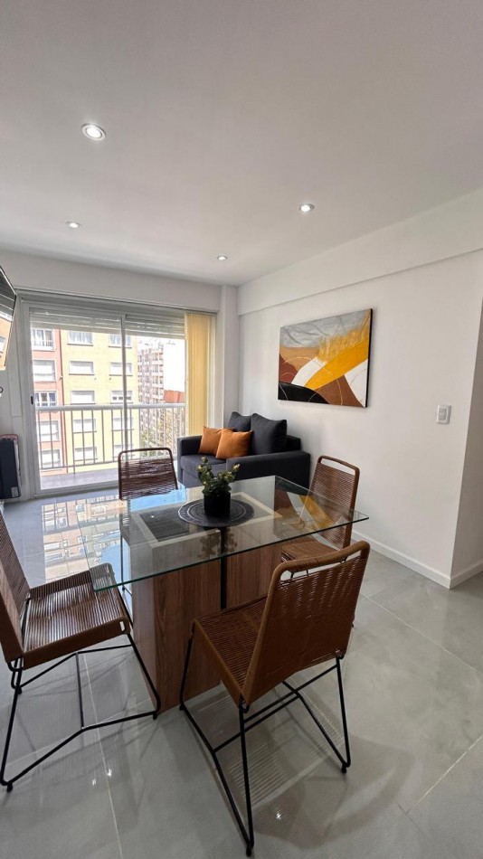 Departamento tres ambientes al frente  con balcon. Mar del Plata. Costa Atlantica.