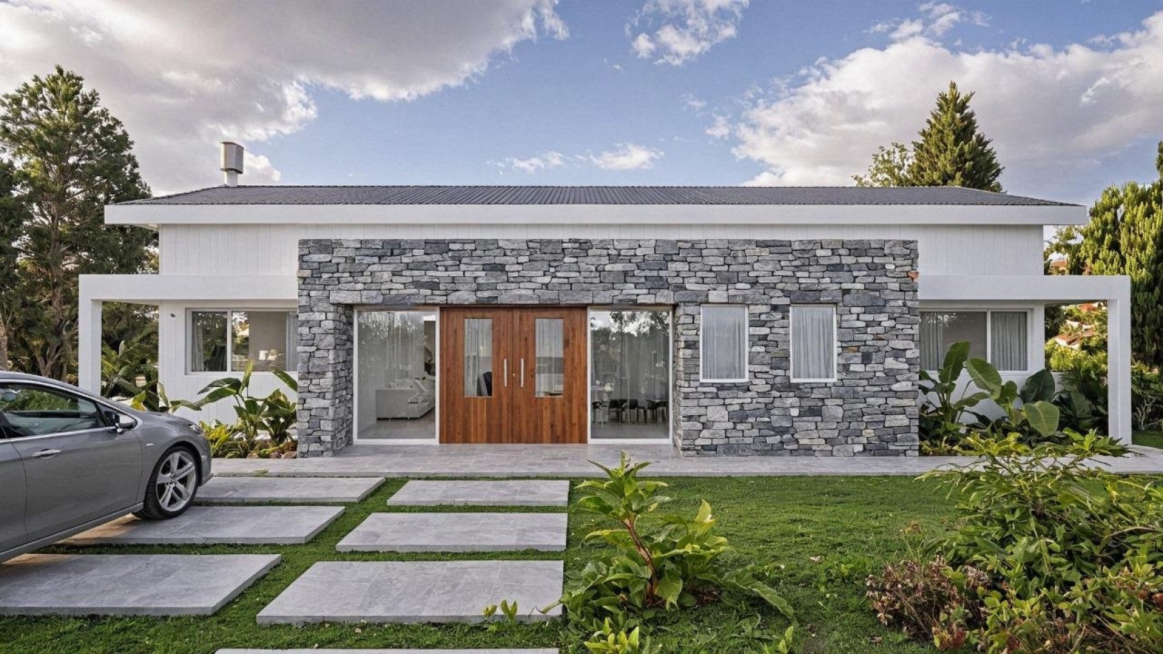 Casa 5 ambientes, en construccion, Costa Esmeralda.