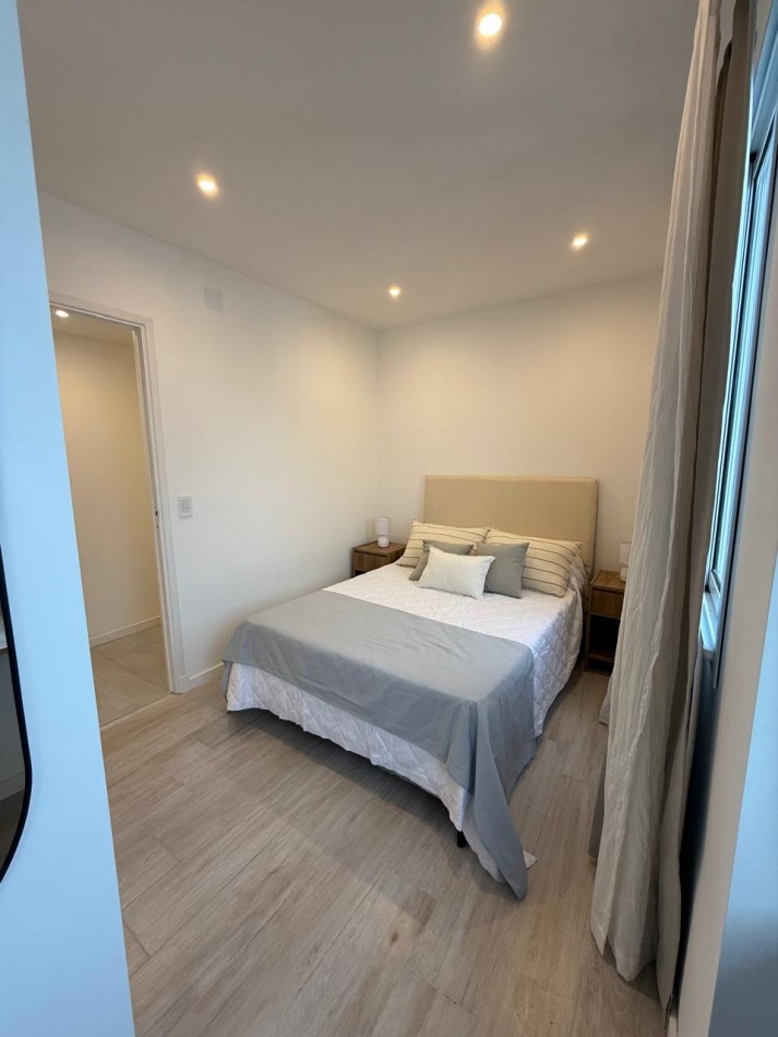 Tres ambientes a la calle. Mar del plata.