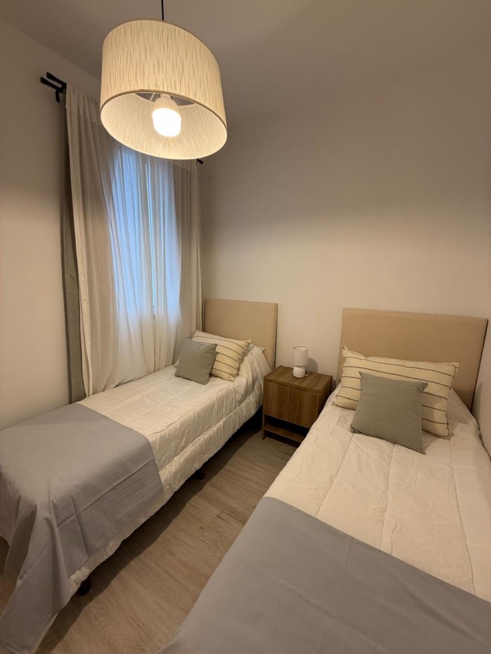 Tres ambientes a la calle. Mar del plata.