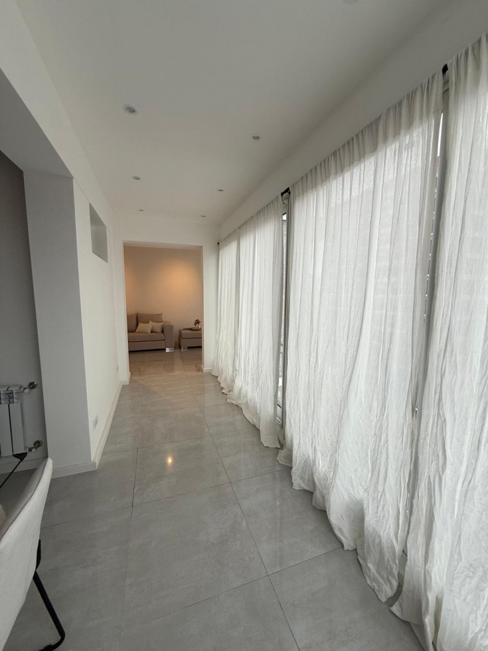 Tres ambientes a la calle. Mar del plata.