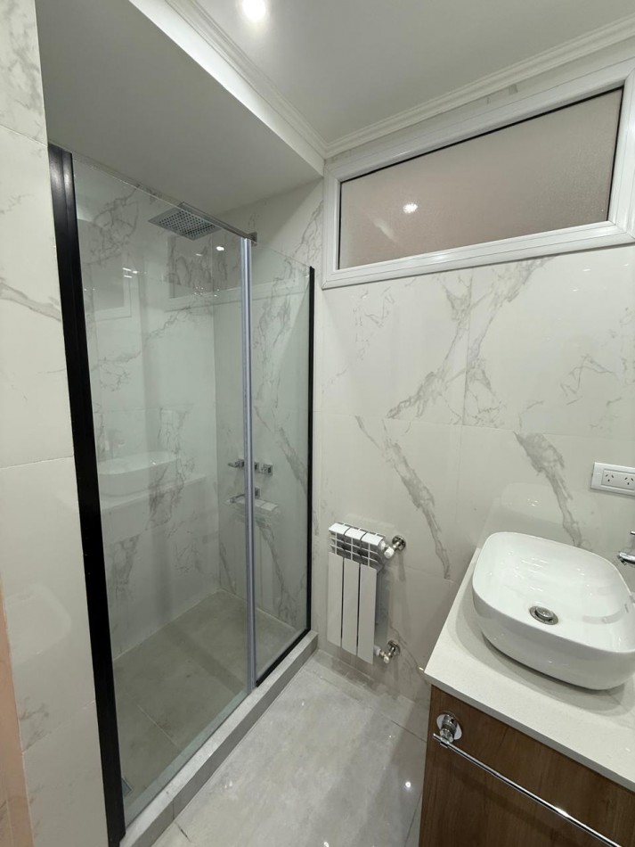 Tres ambientes a la calle. Mar del plata.