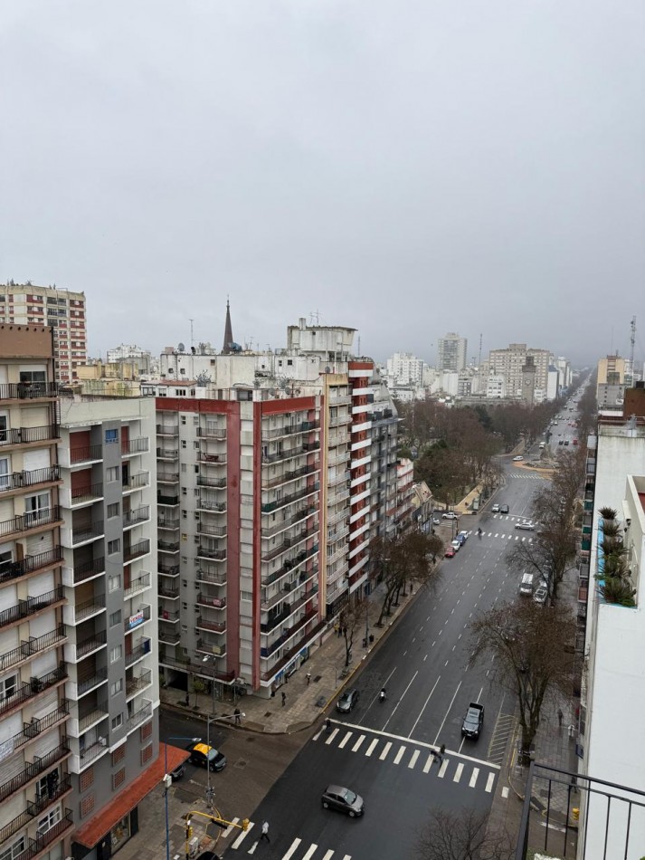 Tres ambientes a la calle. Mar del plata.