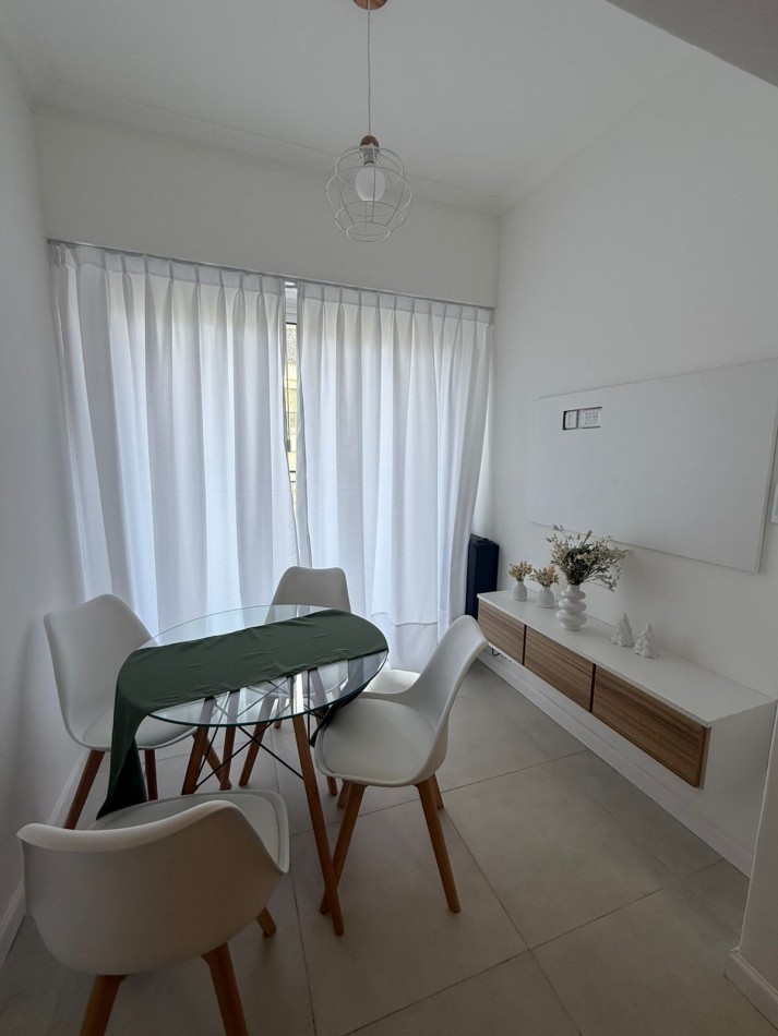 Departamento un ambiente con balcon. Centro. Mar del Plata.