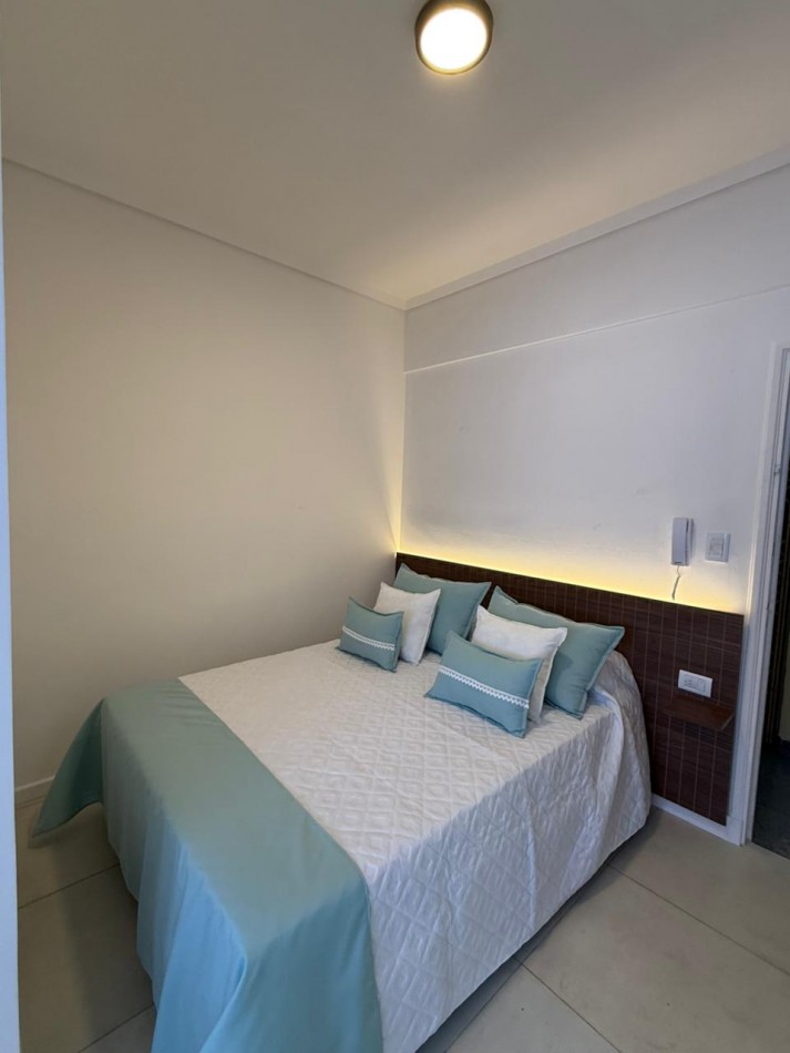 Un ambiente a la calle, centro, Mar del plata.