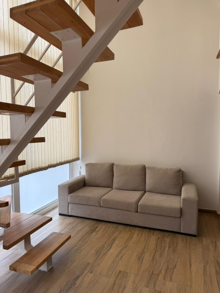 Departamento tipo duplex de 3 ambientes. Centro. Mar del Plata.