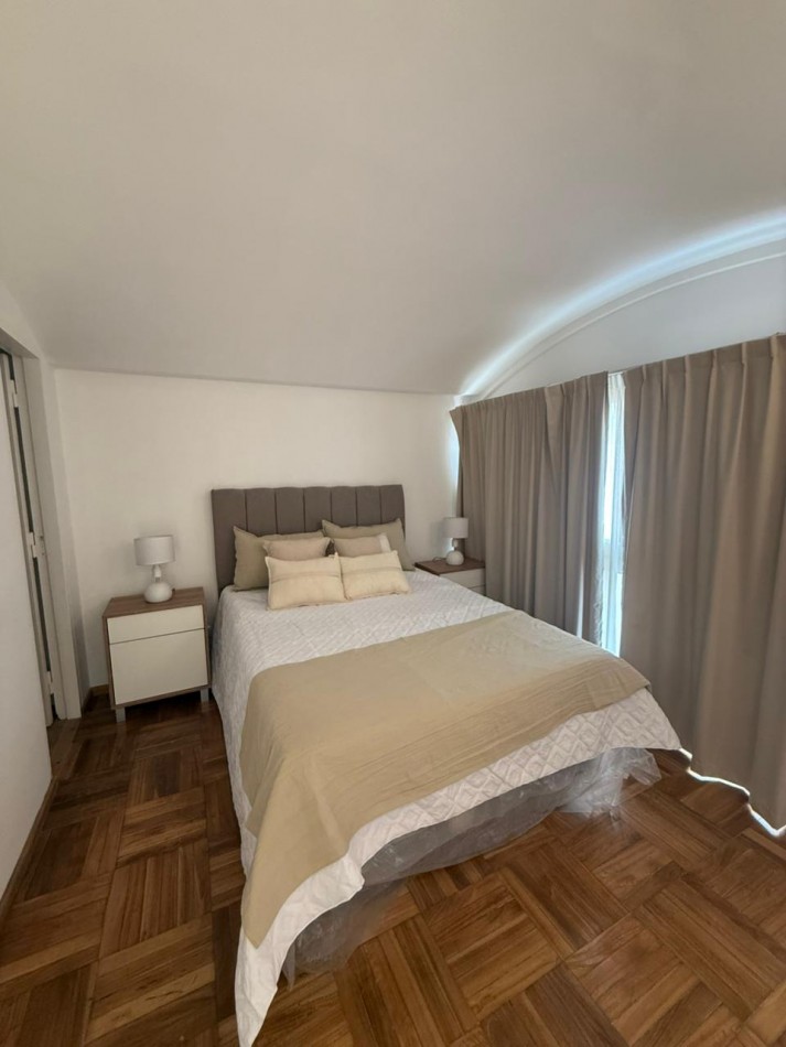 Departamento tipo duplex de 3 ambientes. Centro. Mar del Plata.