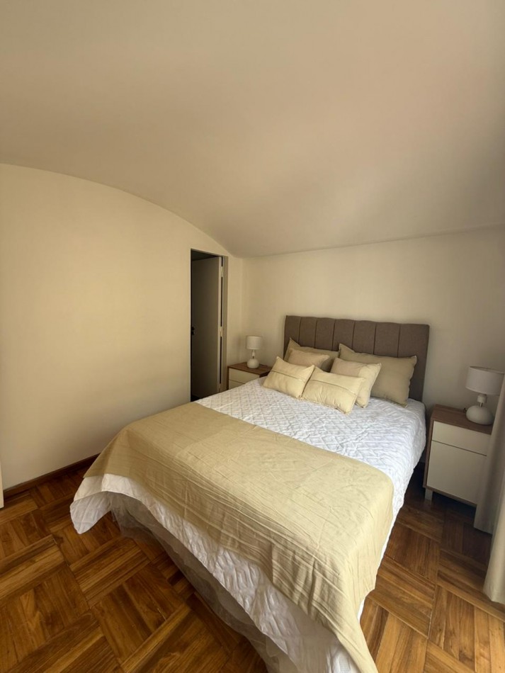 Departamento tipo duplex de 3 ambientes. Centro. Mar del Plata.