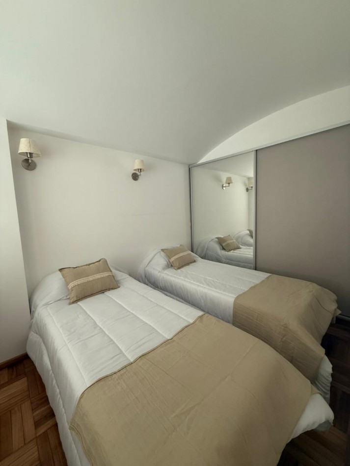 Departamento tipo duplex de 3 ambientes. Centro. Mar del Plata.