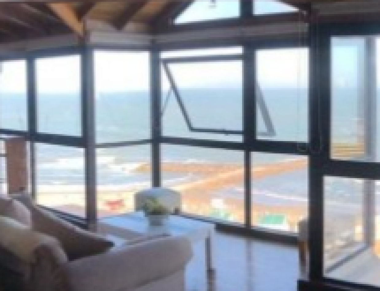 DEPARTAMENTO EN DUPLEX 5 AMBIENTES. VISTA AL MAR. LA PERLA. MAR DEL PLATA.