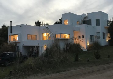 Casa 5 ambientes, Costa Esmeralda. Costa Atlantica.