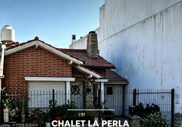CHALET EN LA PERLA 3 AMBIENTES CON PATIO Y GARAGE 